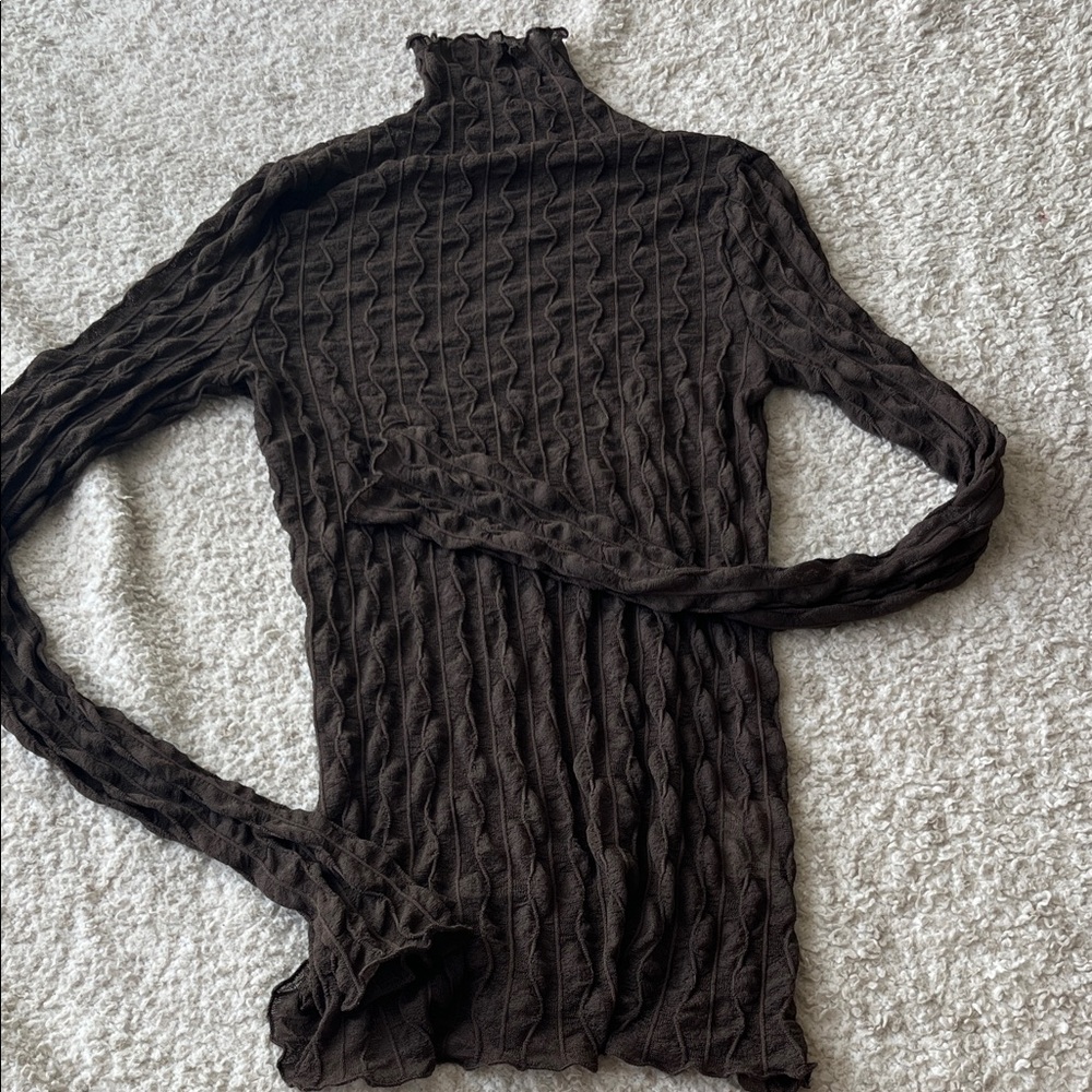 ❌SOLD❌Find me now sheer turtleneck top